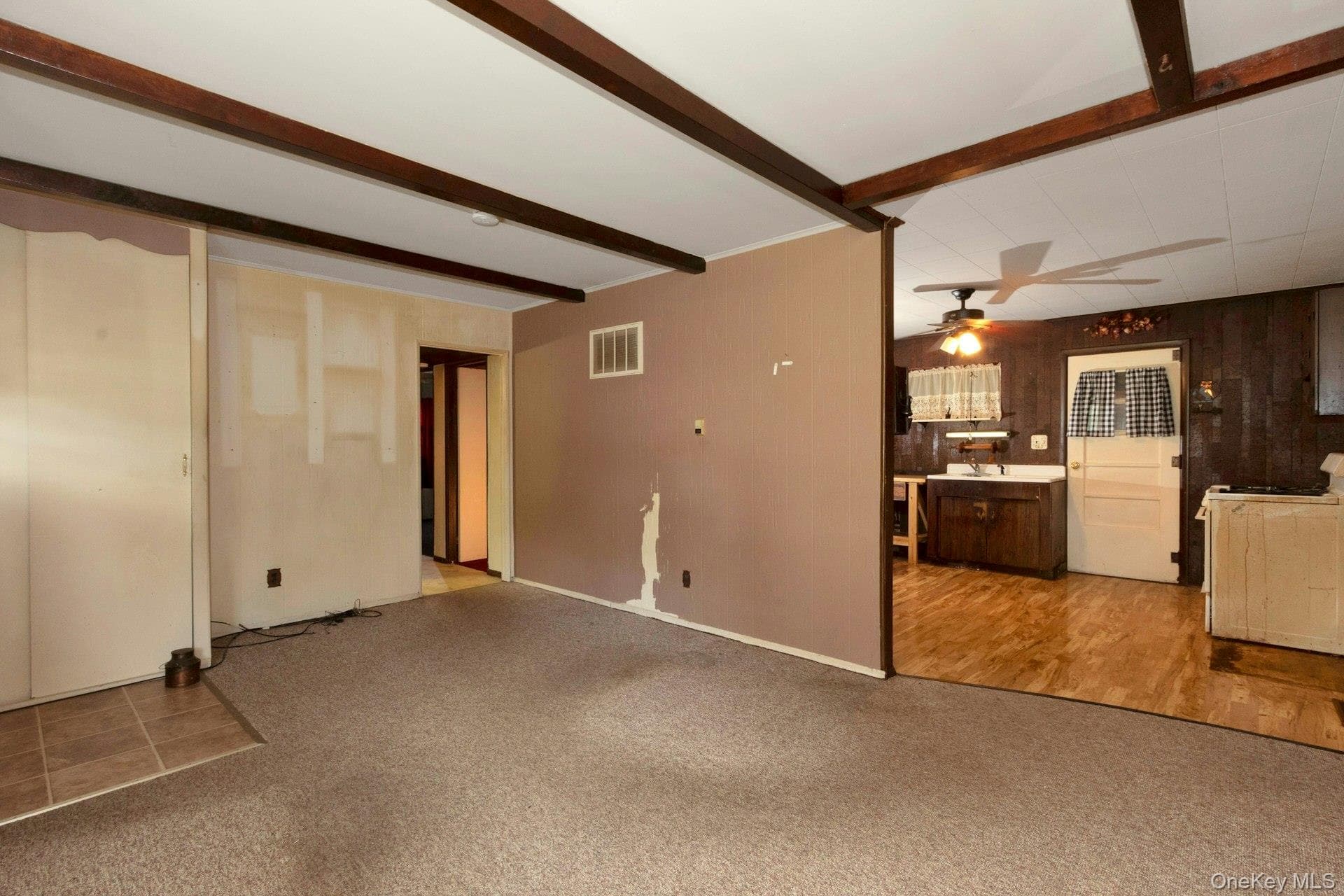158 Violet Avenue thumbnail 6