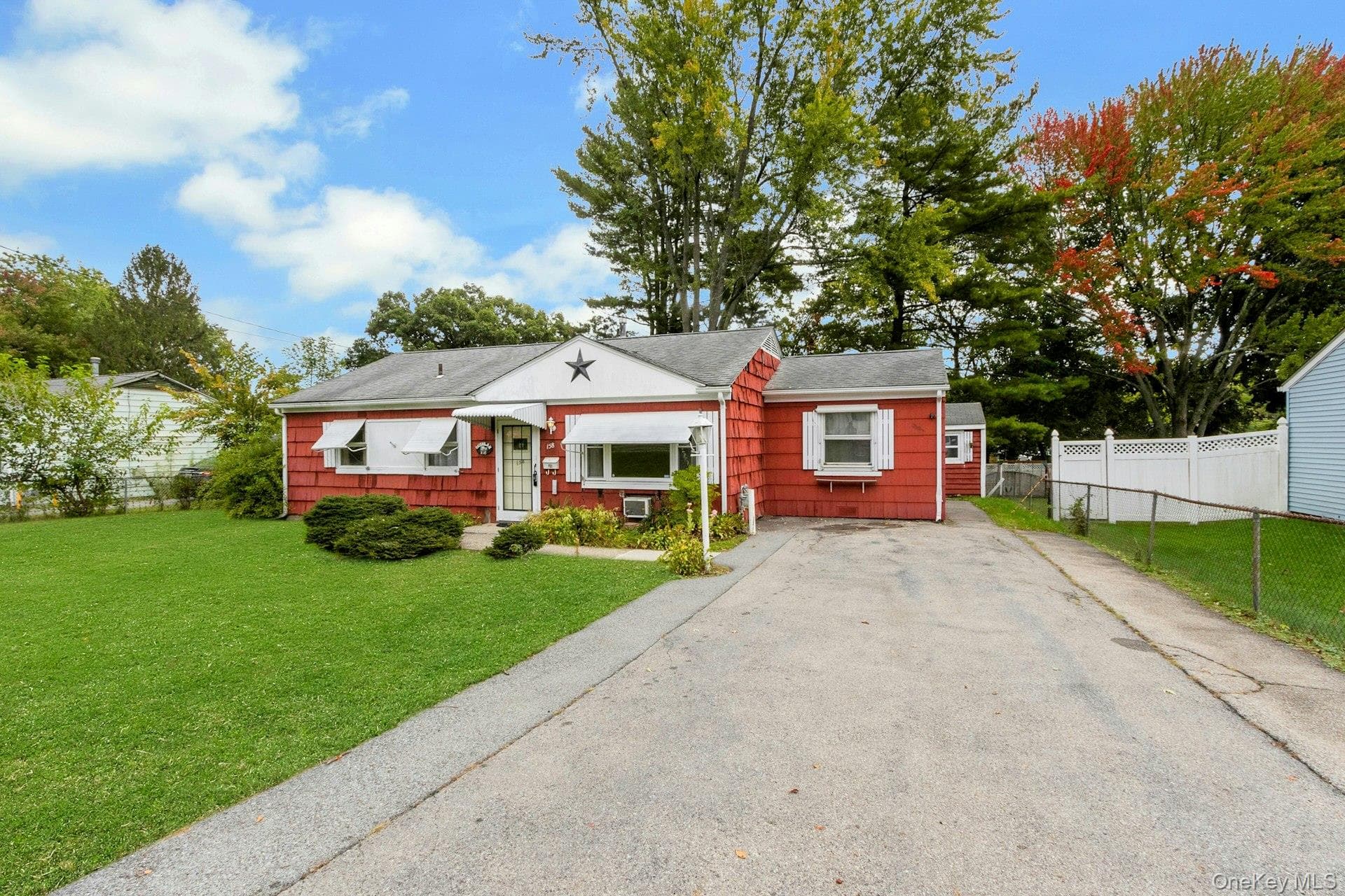 158 Violet Avenue thumbnail 3