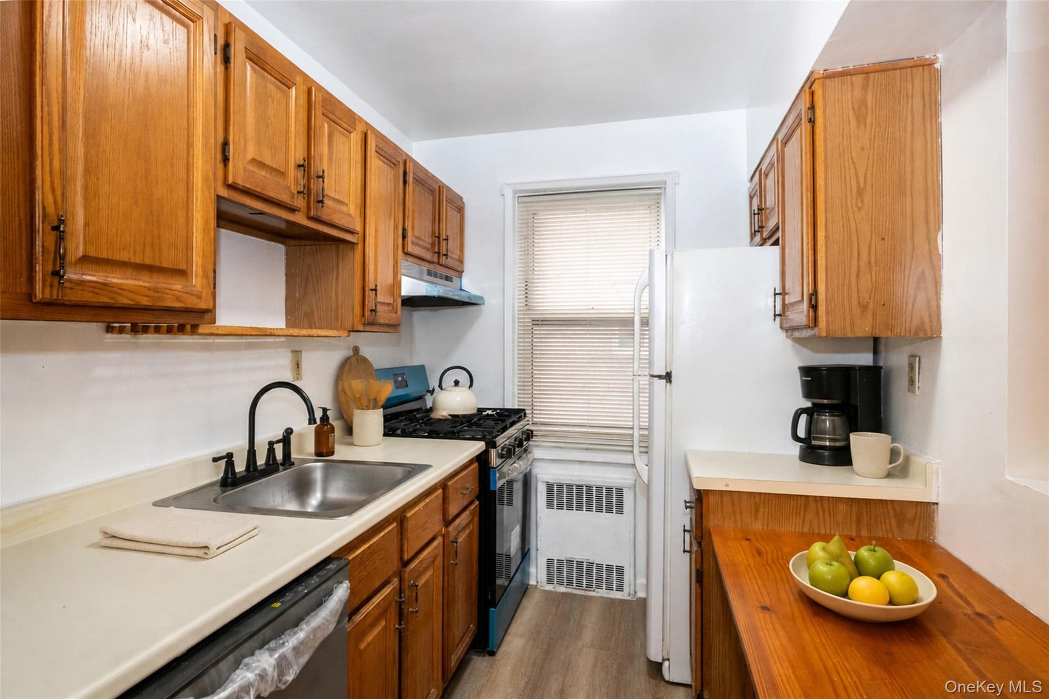 70 Locust AVE Unit: B405 thumbnail 16