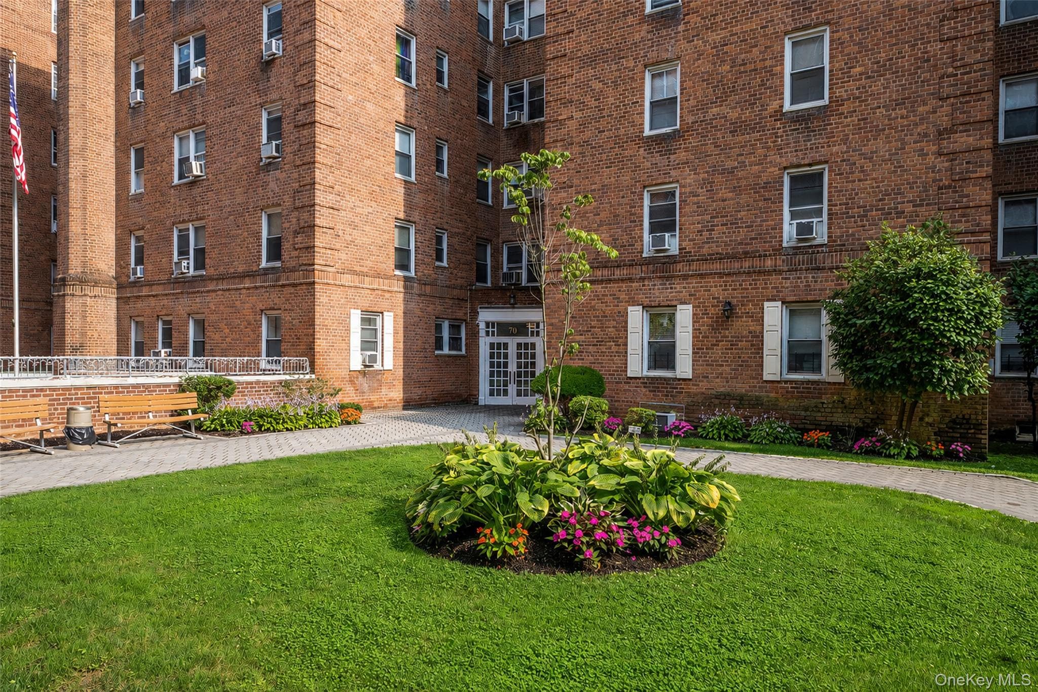 70 Locust AVE Unit: B405 thumbnail 4