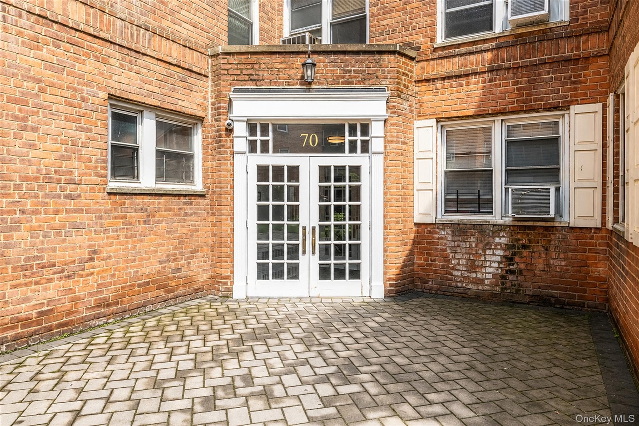 70 Locust AVE Unit: B405 thumbnail 5