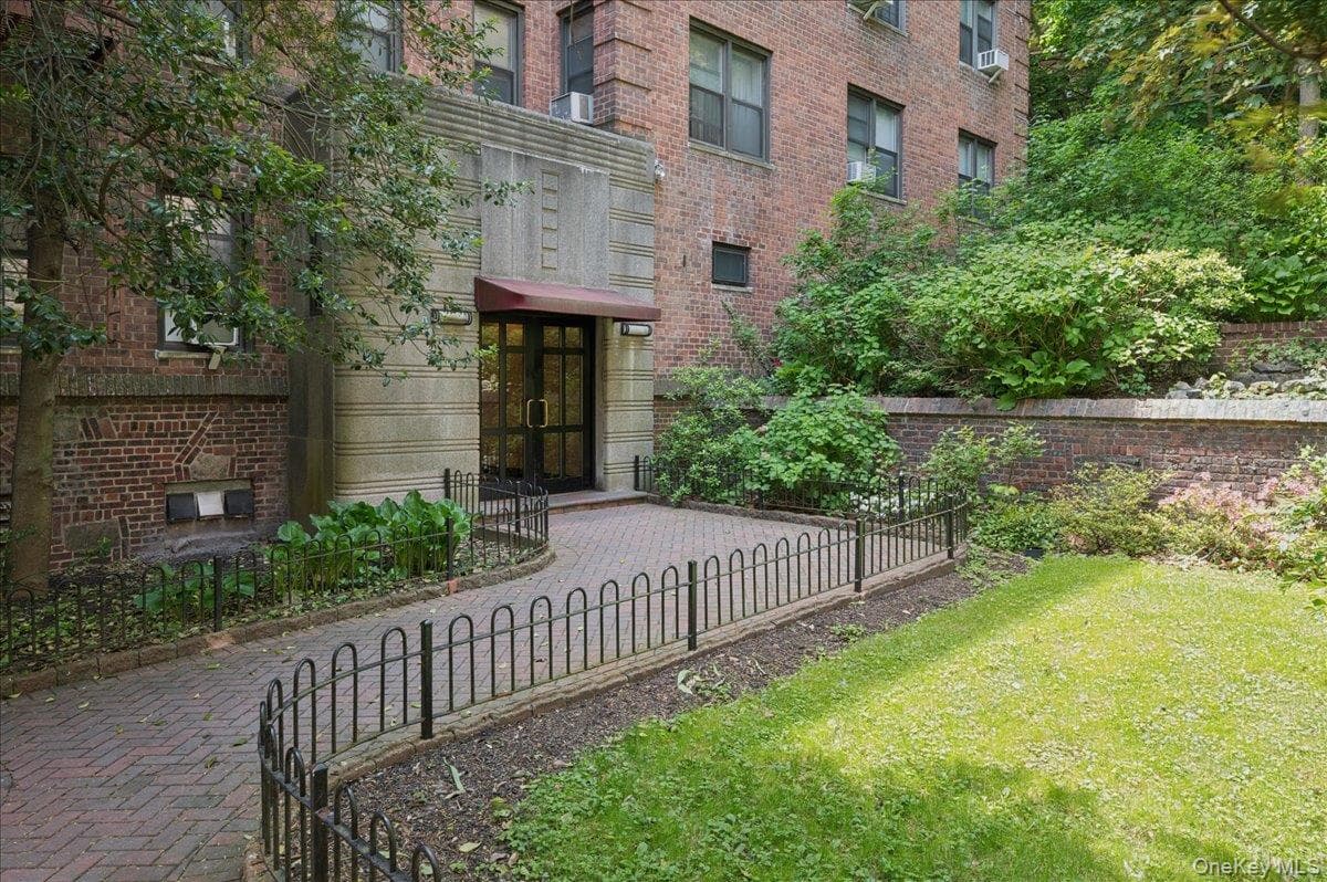 3015 Riverdale Avenue Unit: 5B thumbnail 5