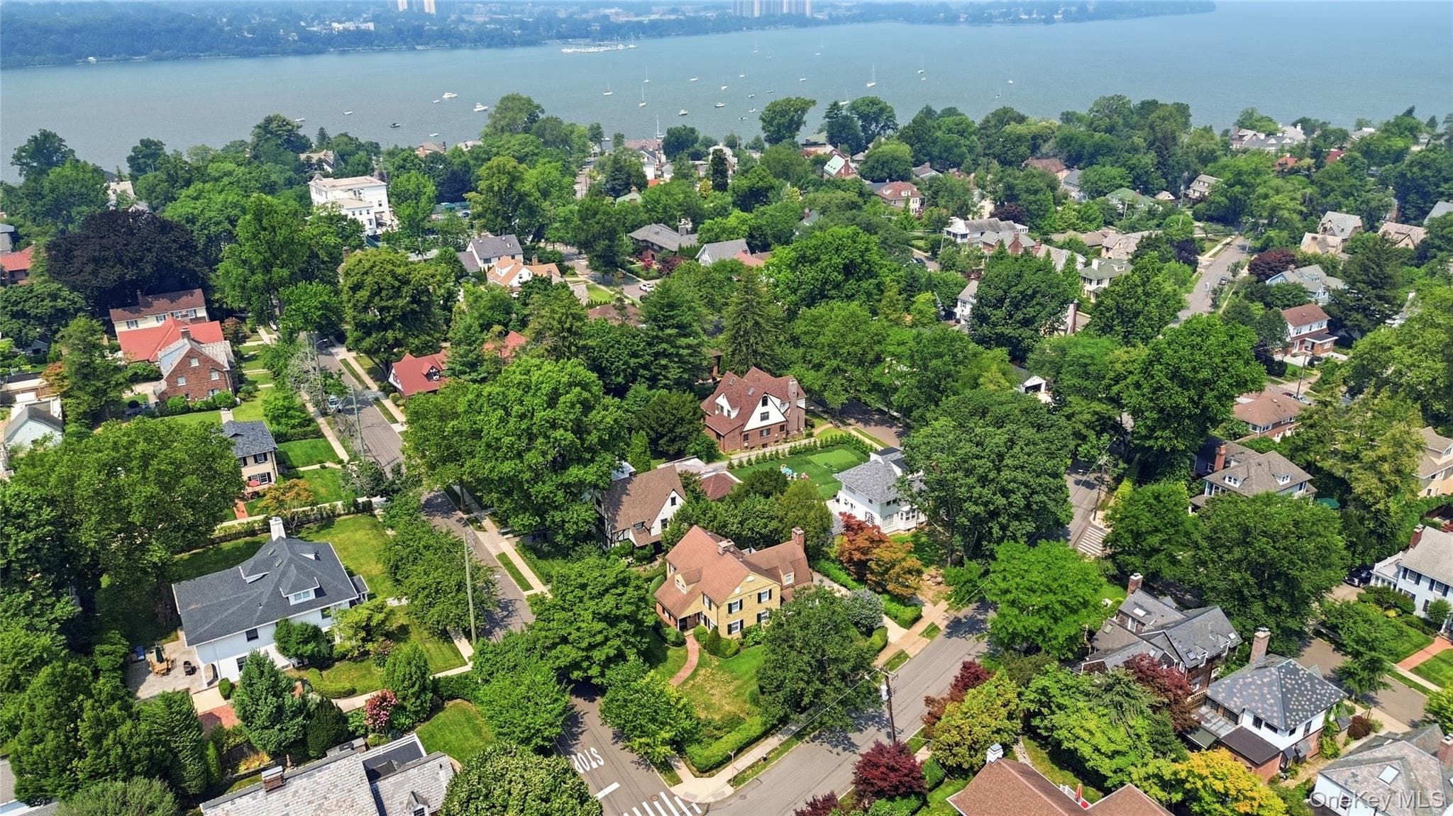 255 Manor Road thumbnail 38