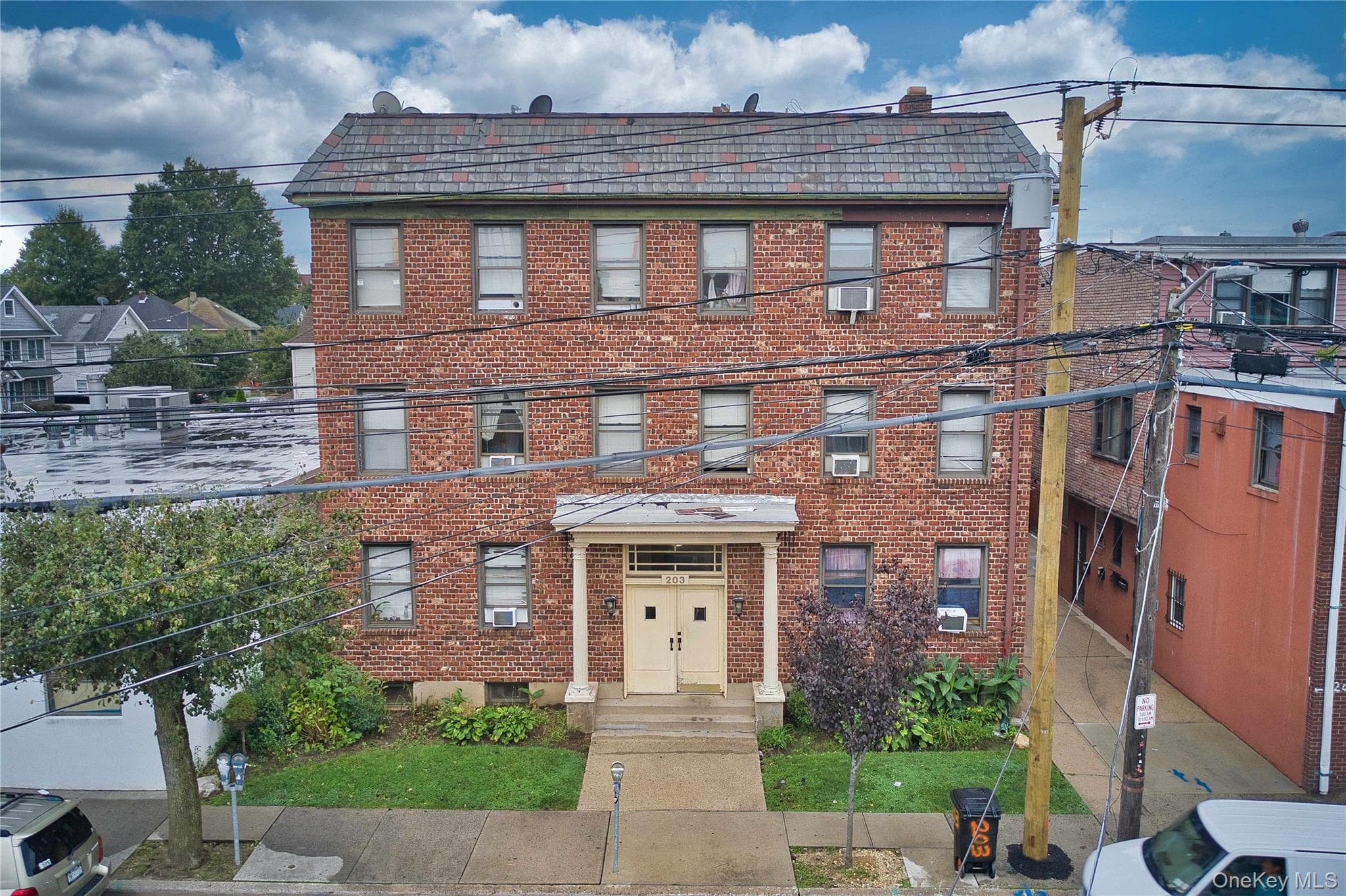 203 Willis Avenue thumbnail 3