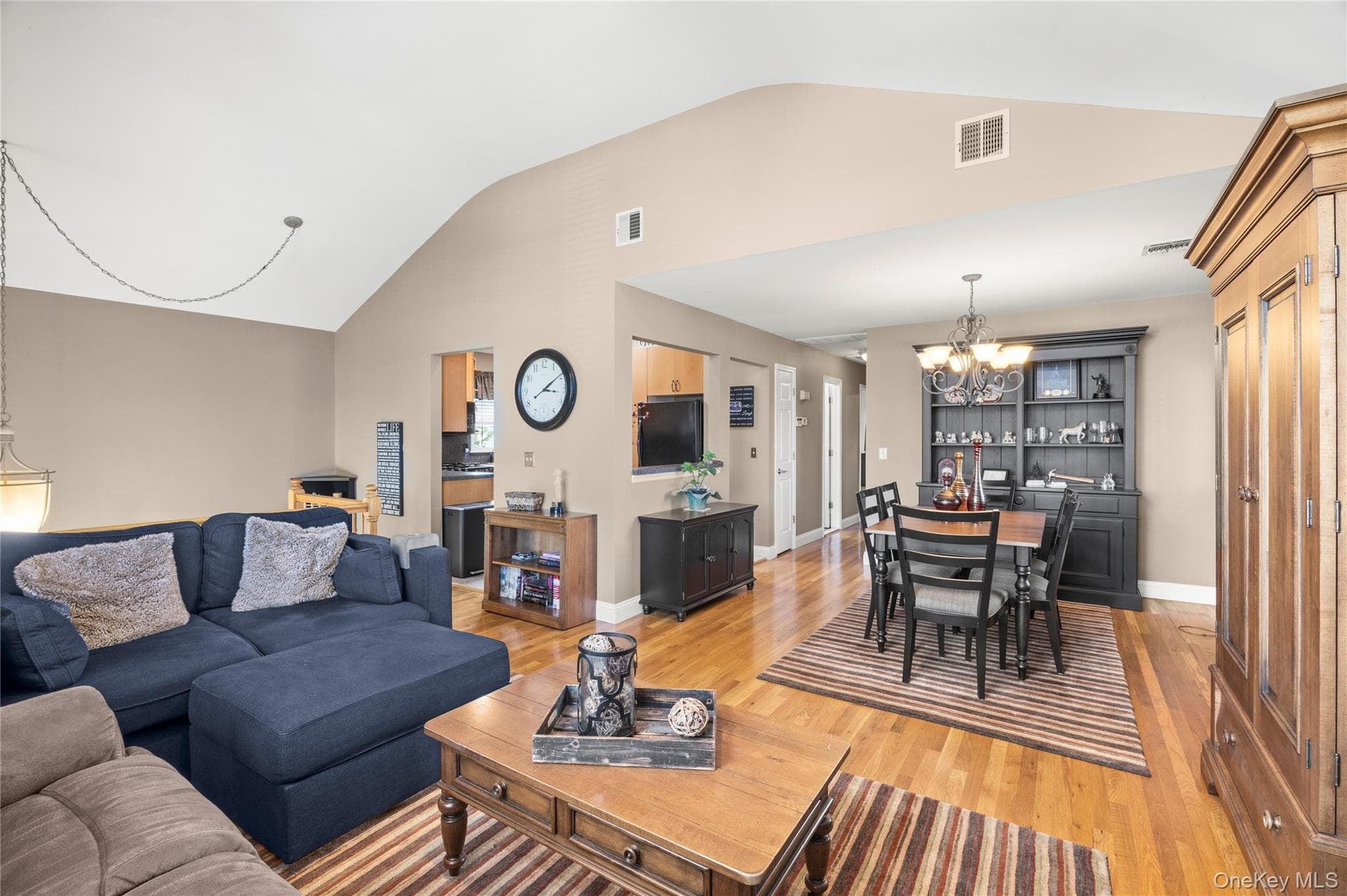 1079 Van Buren Avenue thumbnail 17