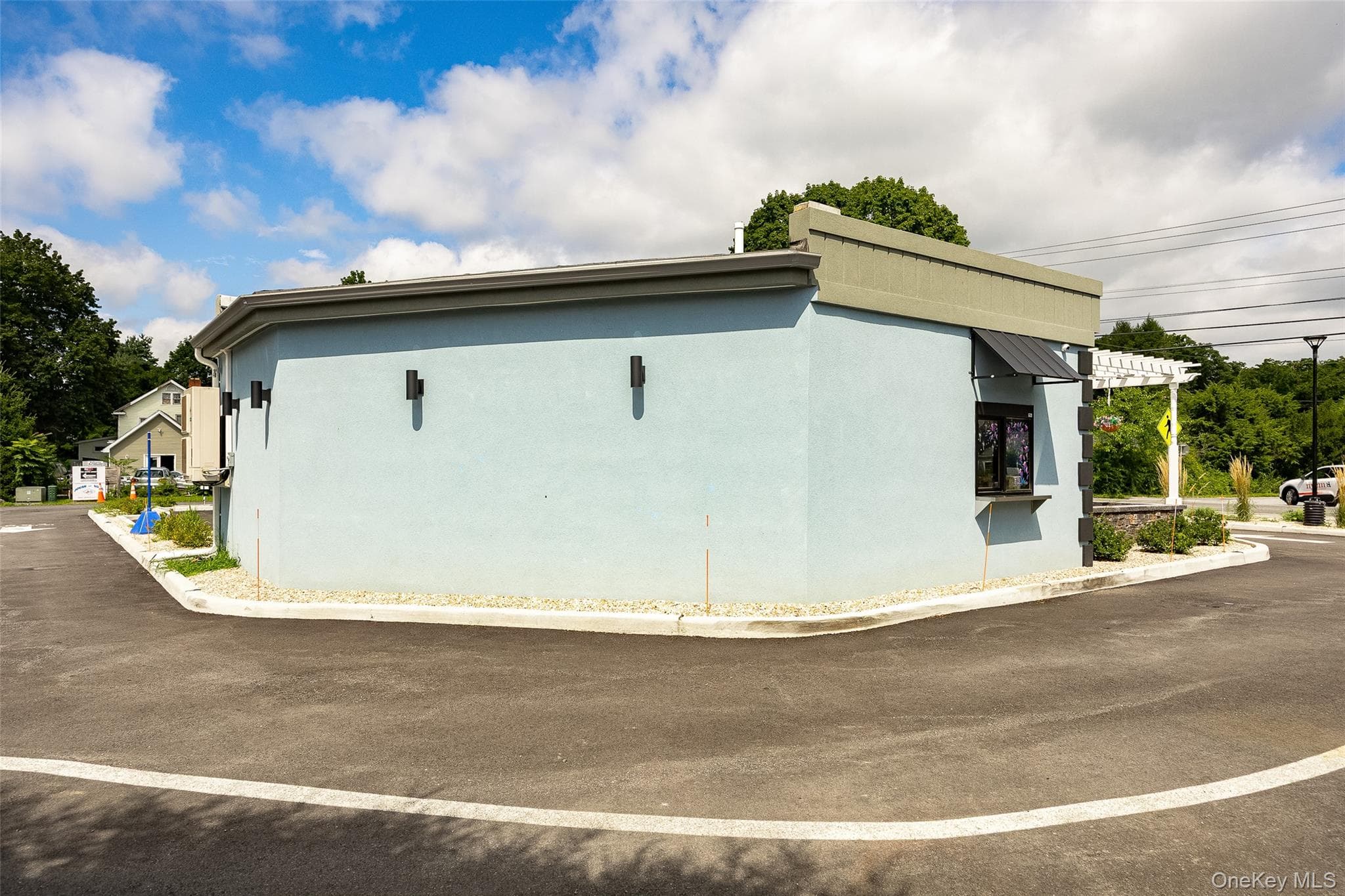 815-817 Violet Avenue thumbnail 6