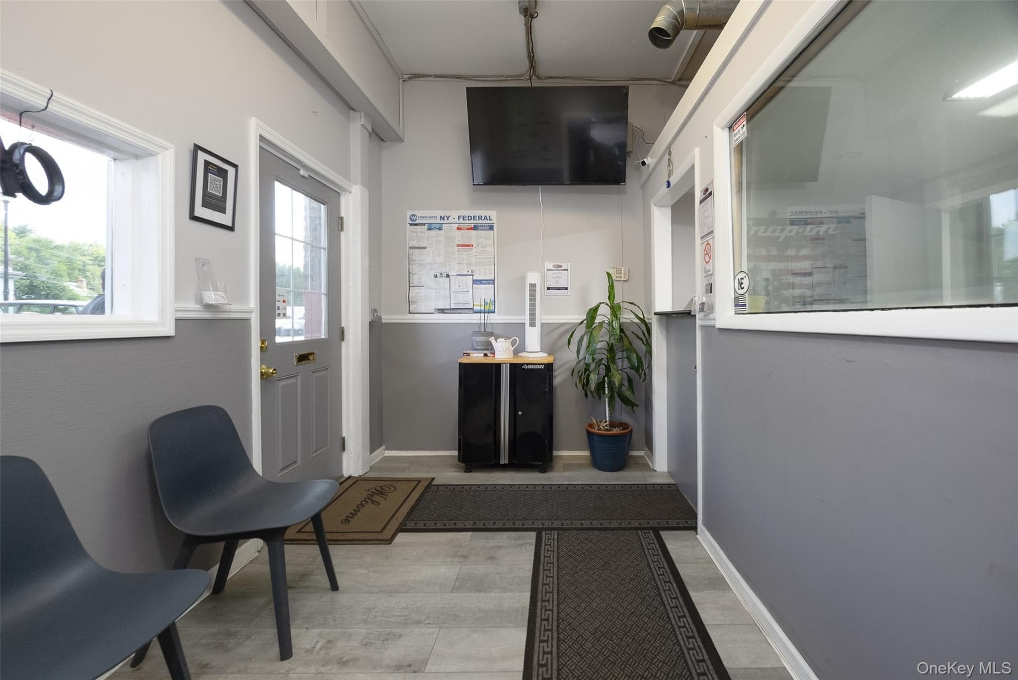 815-817 Violet Avenue thumbnail 28