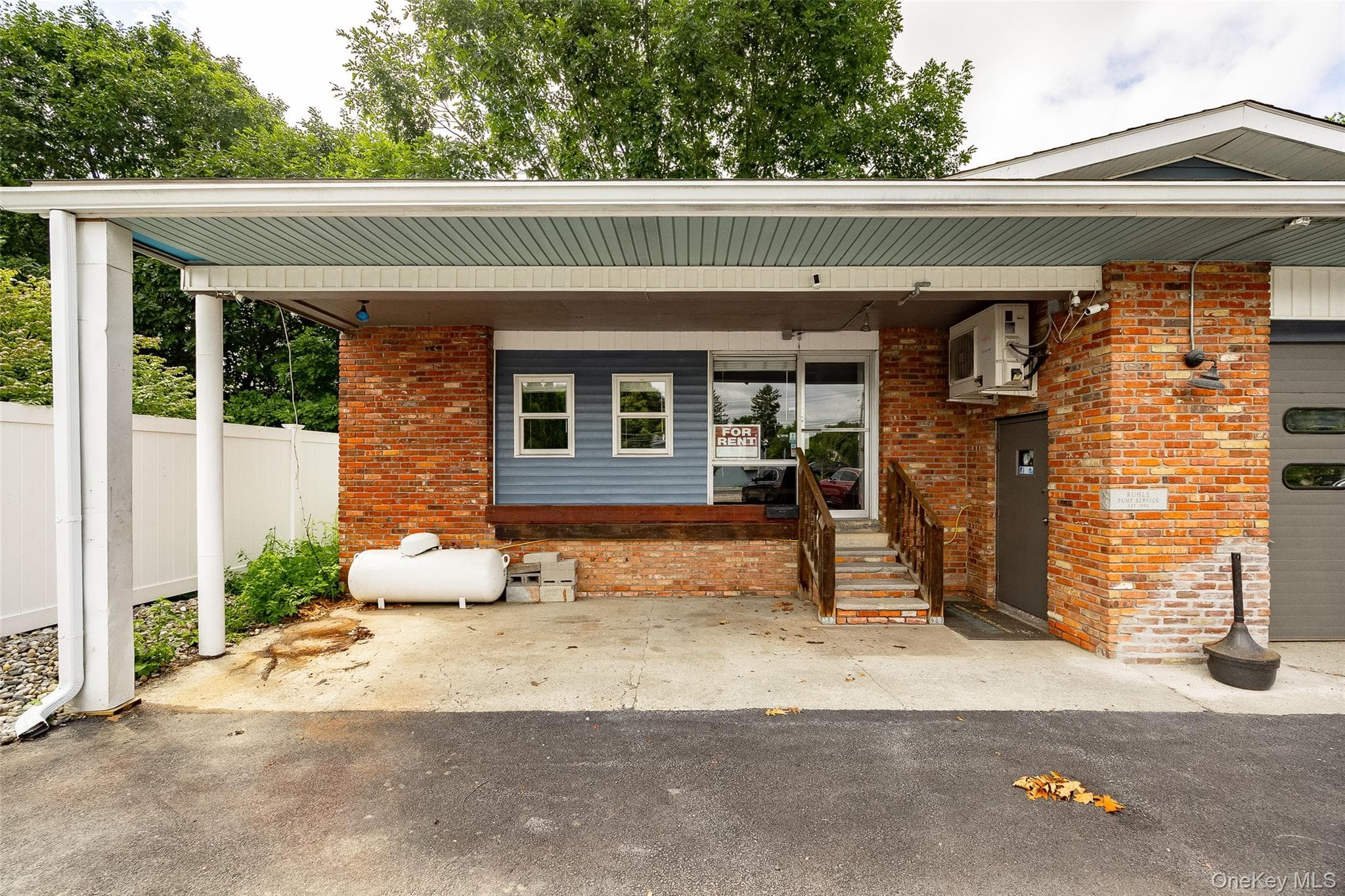 815-817 Violet Avenue thumbnail 14