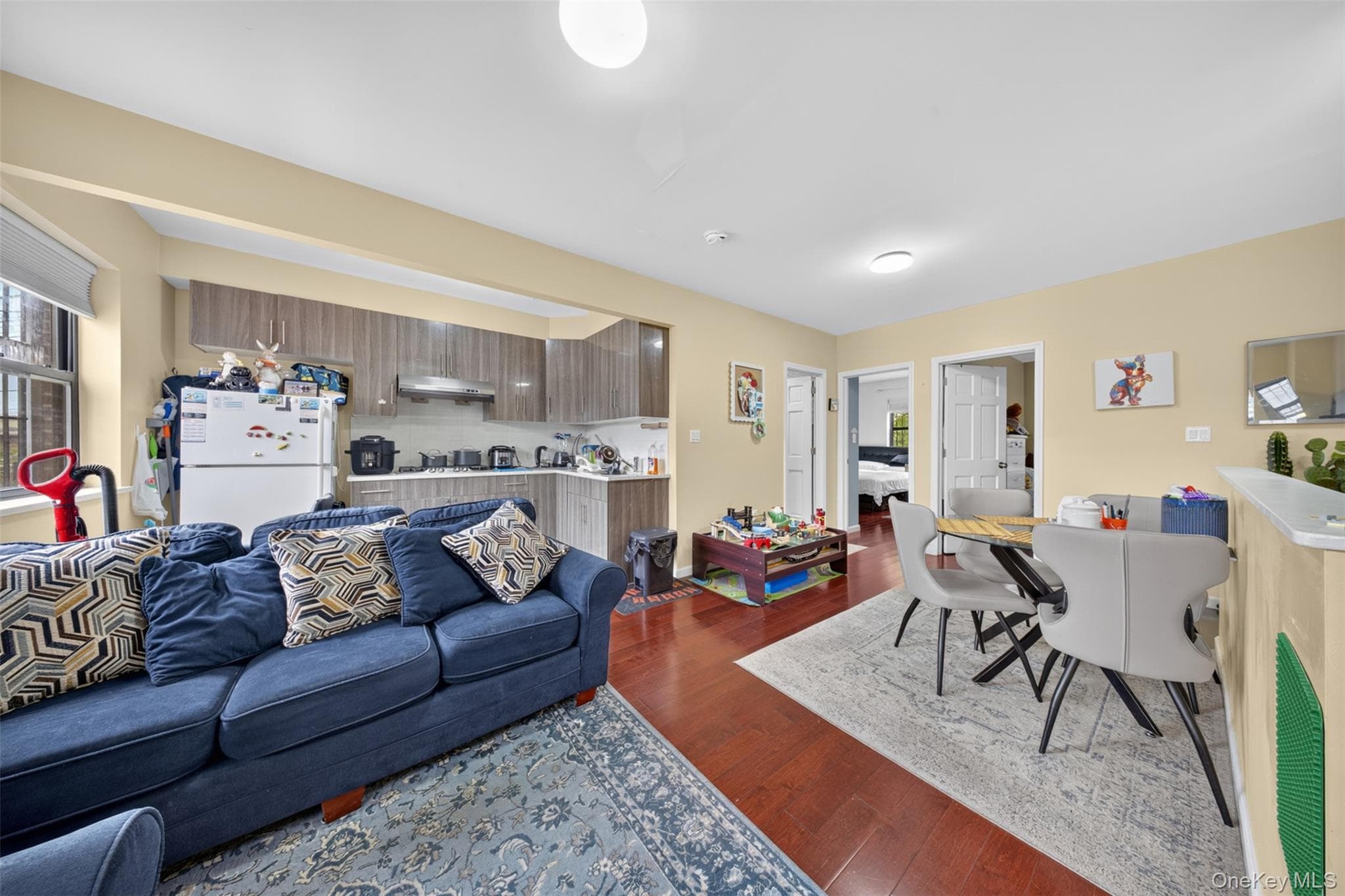 9413 Alstyne Avenue thumbnail 4