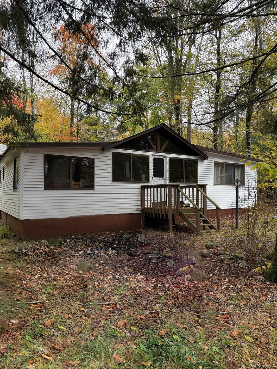 6 W Oakland Drive, Bethel