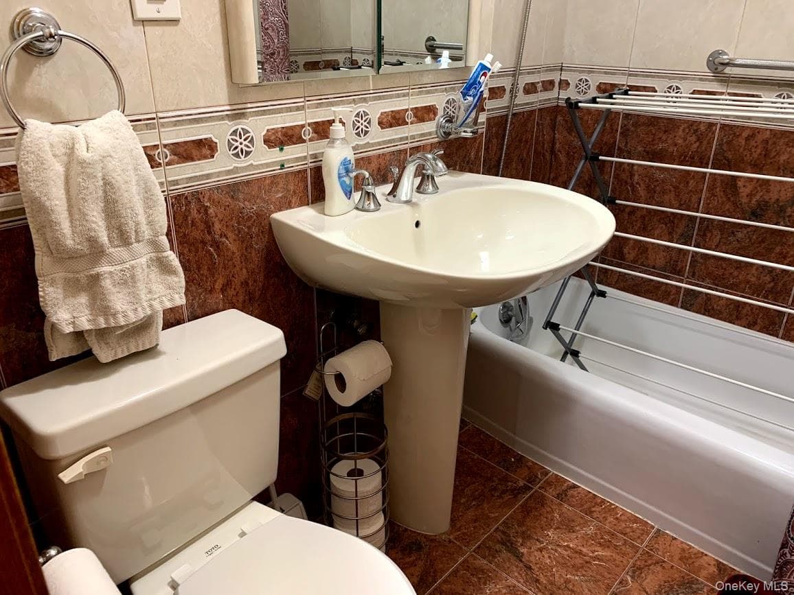 61-35 98th Street Unit: 2C thumbnail 9