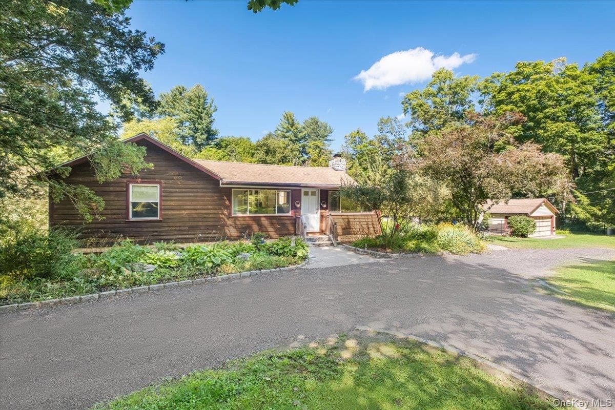 291 Peekskill Hollow Road photo 1