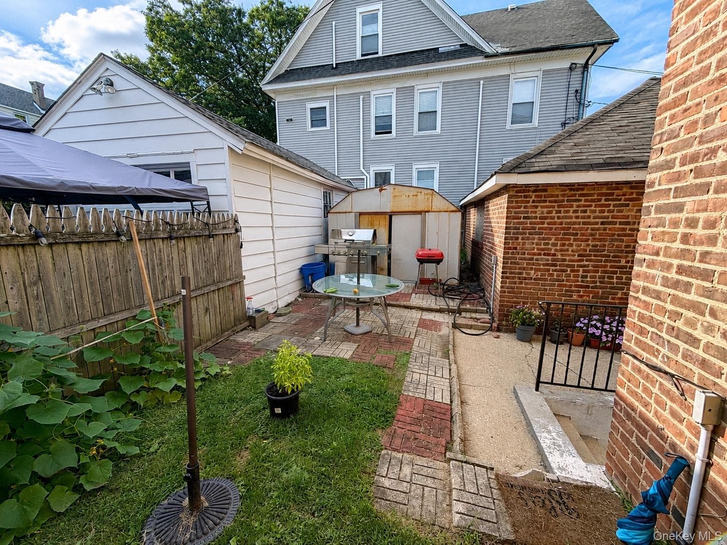 1 Davis Avenue thumbnail 21