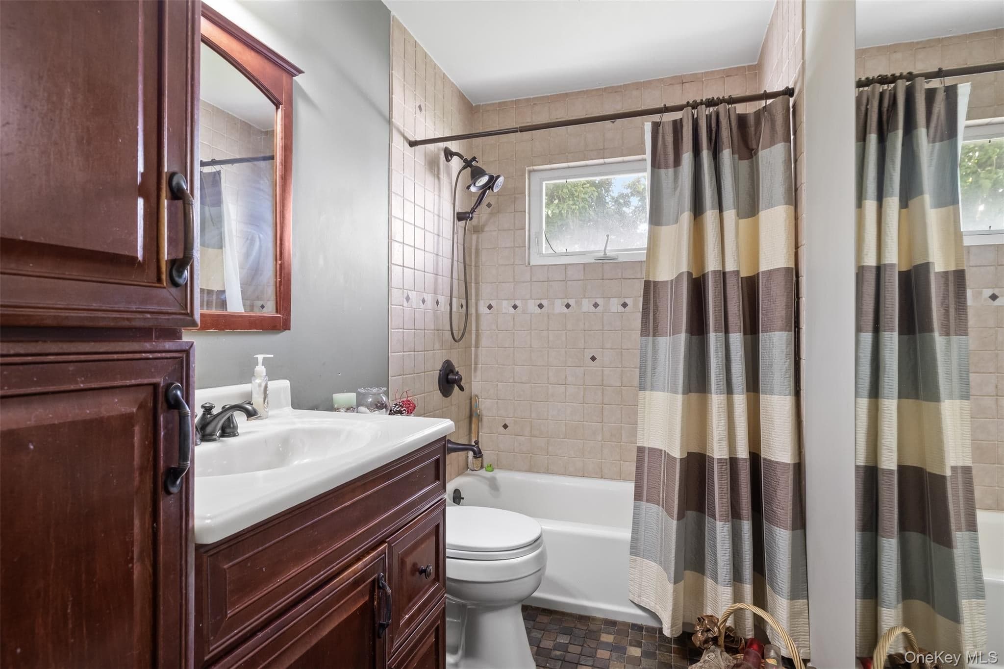 121 W Lake Drive thumbnail 18