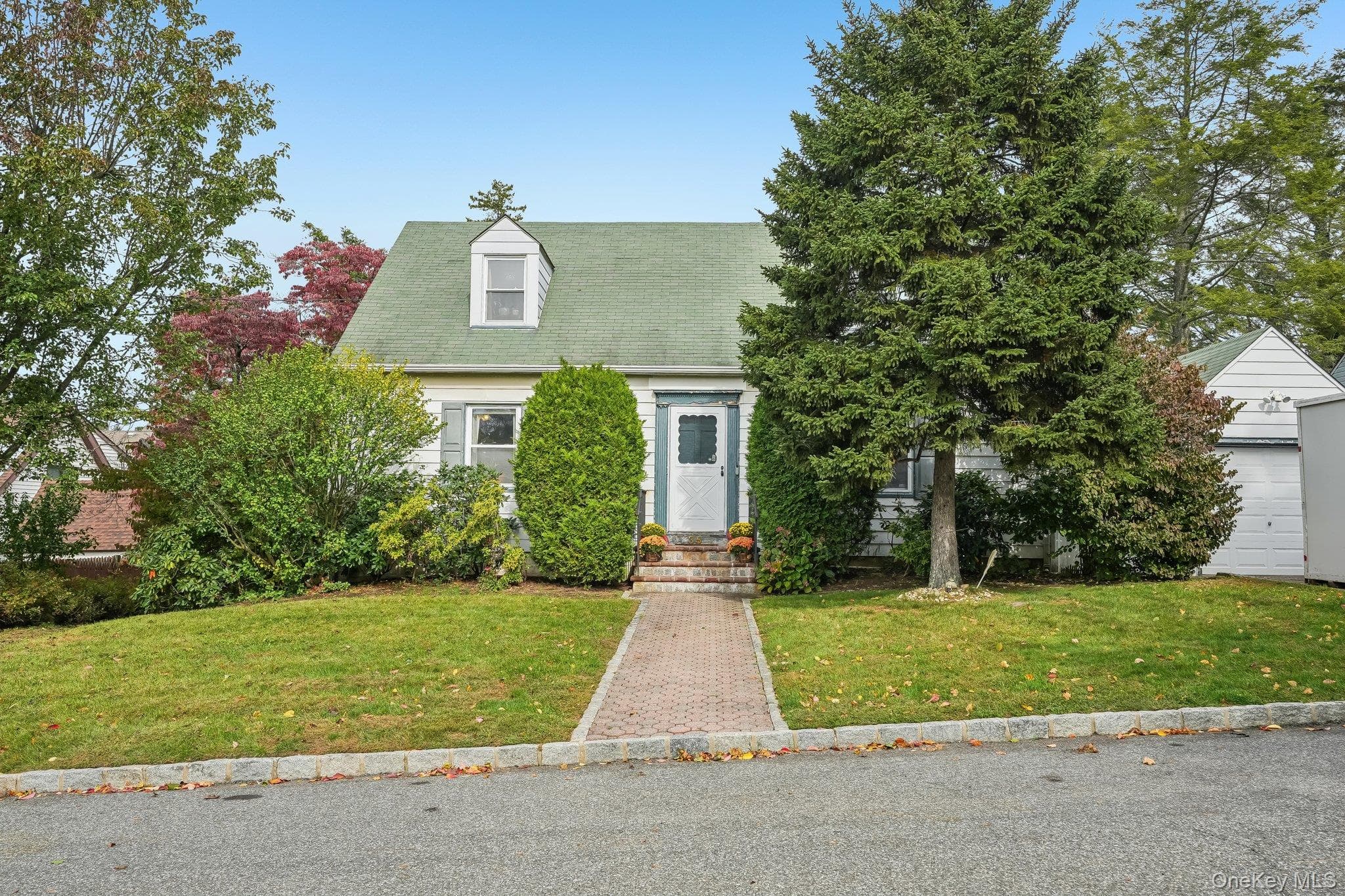 35 Holbrook Avenue, Yonkers