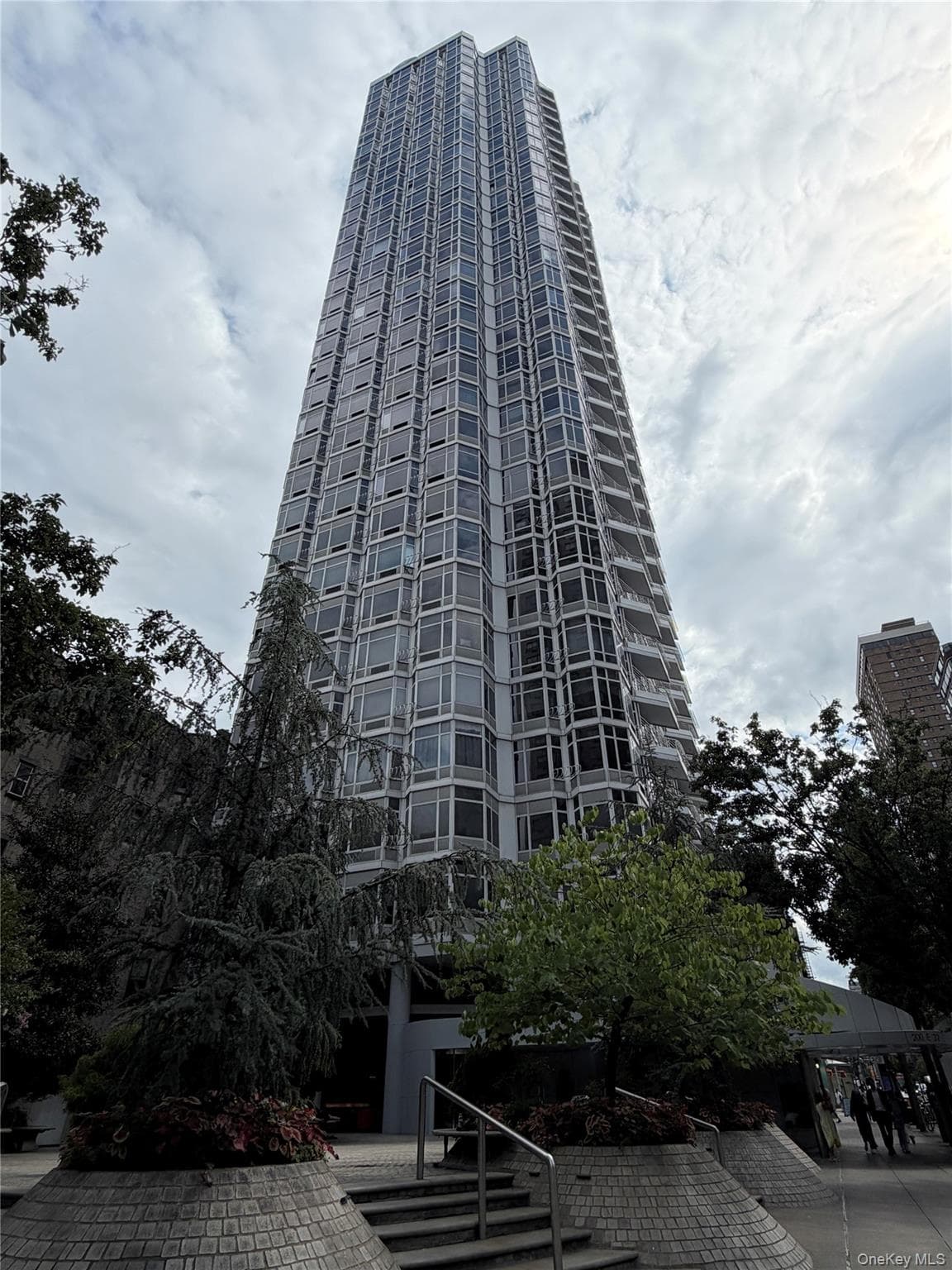 200 E 32nd Street Unit: 28C thumbnail 2