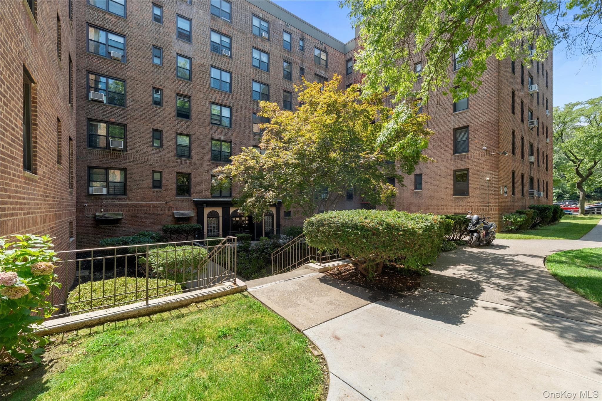 83-85 Woodhaven Boulevard Unit: 3R thumbnail 25