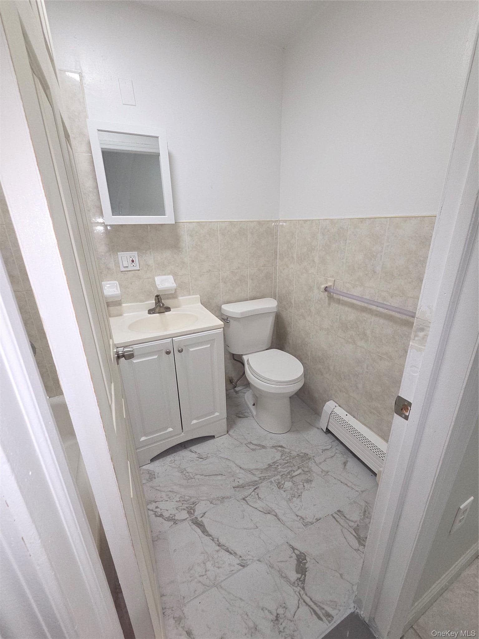 875 Cauldwell Avenue thumbnail 10