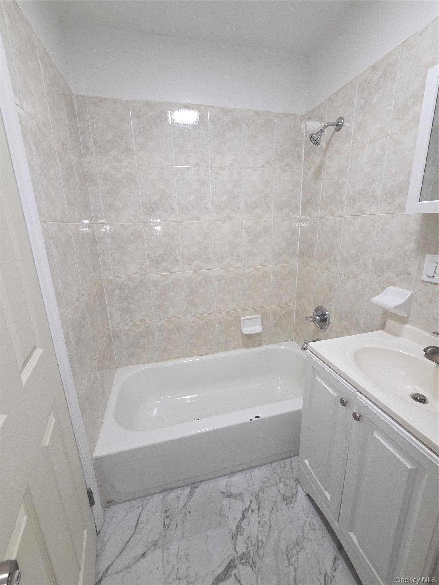875 Cauldwell Avenue thumbnail 9