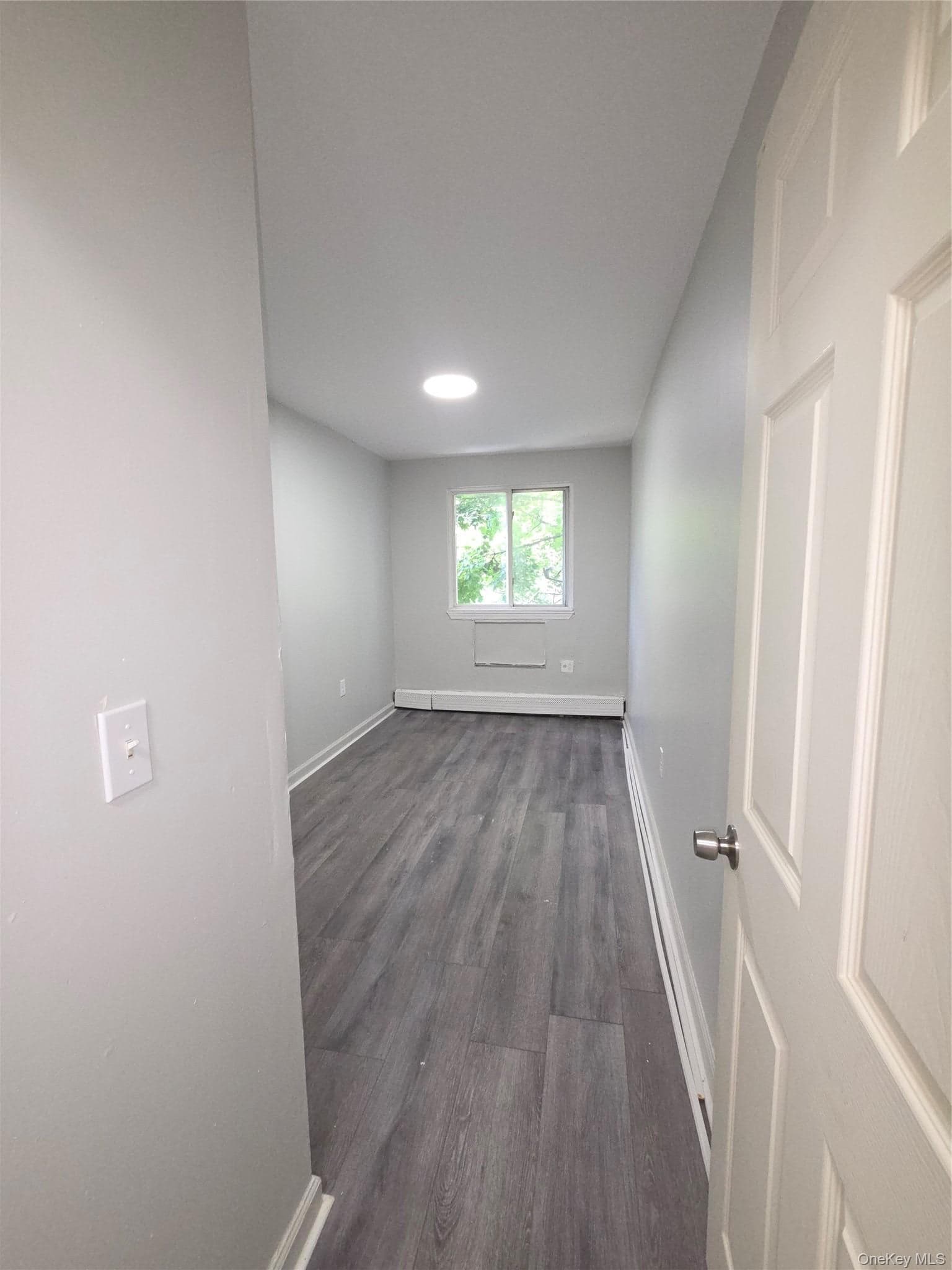 875 Cauldwell Avenue thumbnail 7