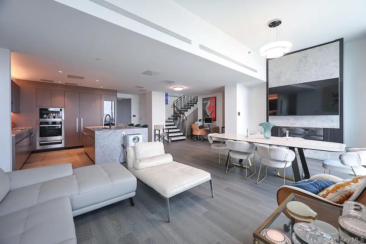 133-36 37th Avenue Unit: PH3B, Flushing