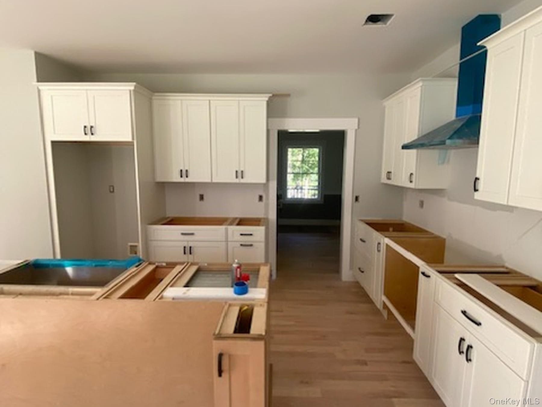 175 Mulford Road thumbnail 11