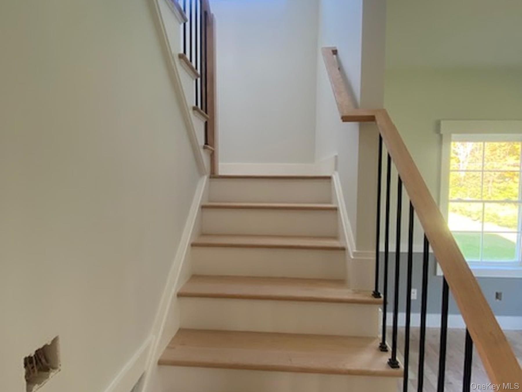 175 Mulford Road thumbnail 13