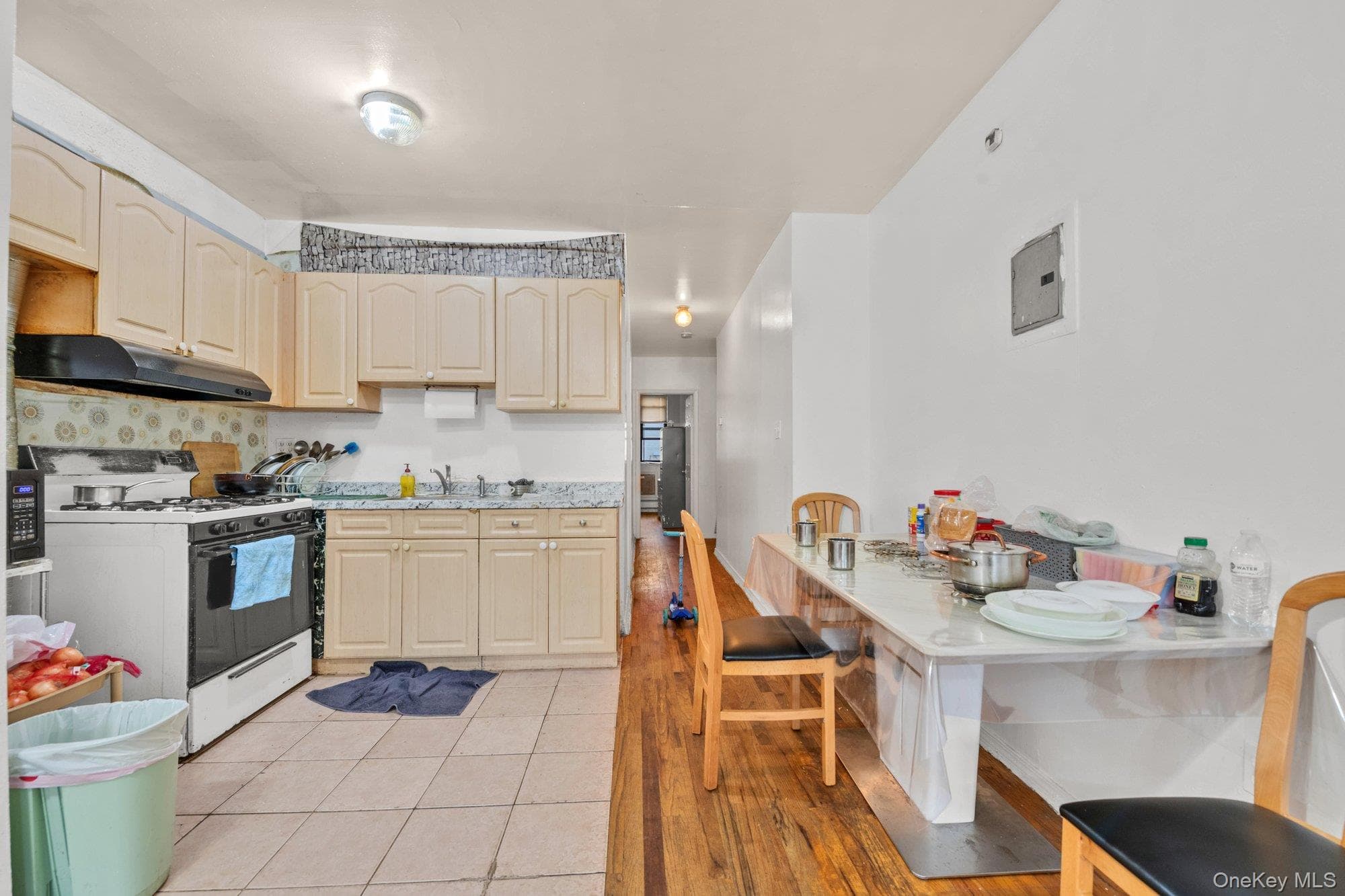 945A Herkimer Street thumbnail 18