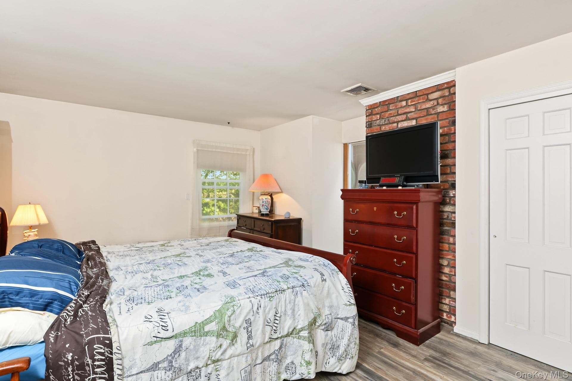 2 Three Pond Road thumbnail 24