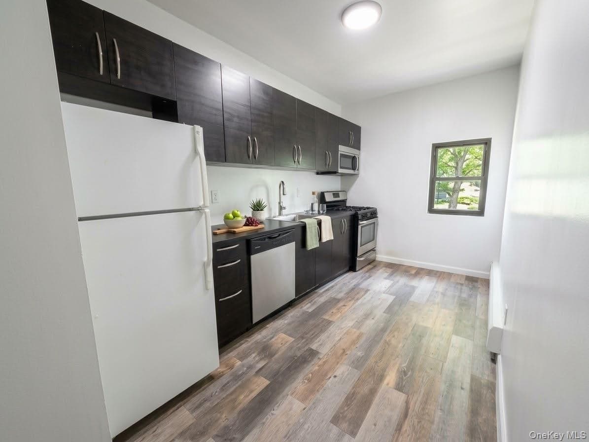 784 Cauldwell Avenue thumbnail 10