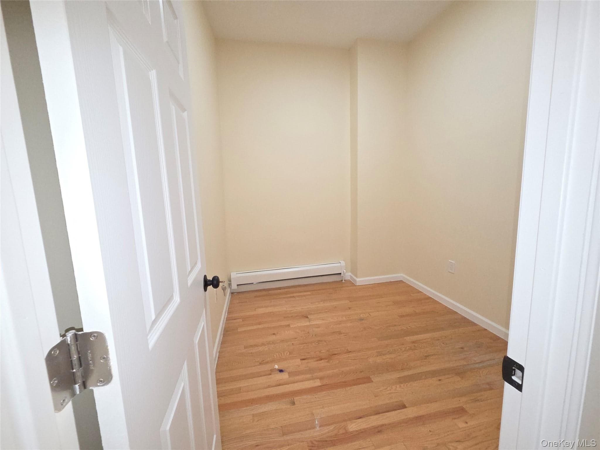 784 Cauldwell Avenue thumbnail 5