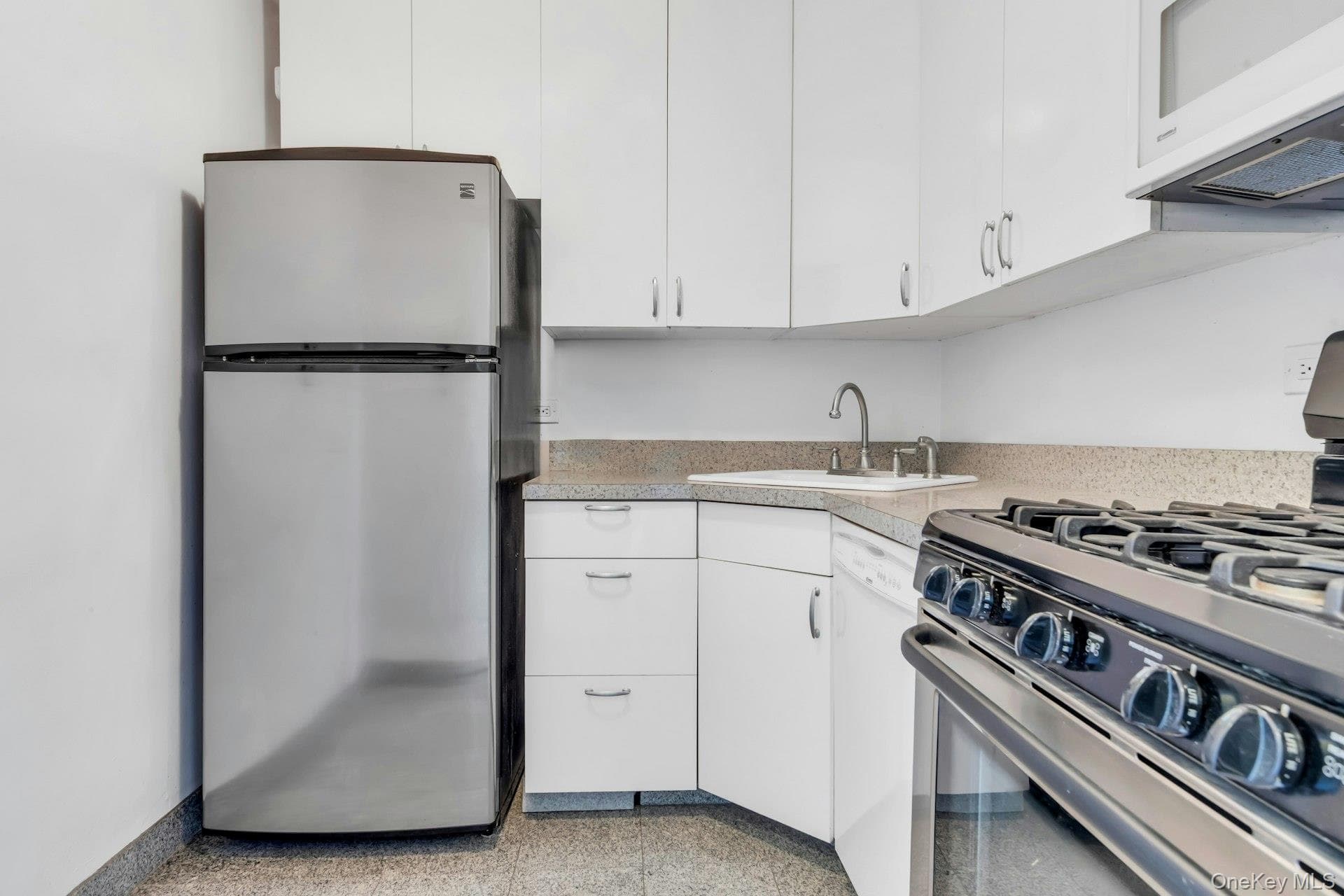 110-11 Queens Boulevard Unit: 26J thumbnail 11