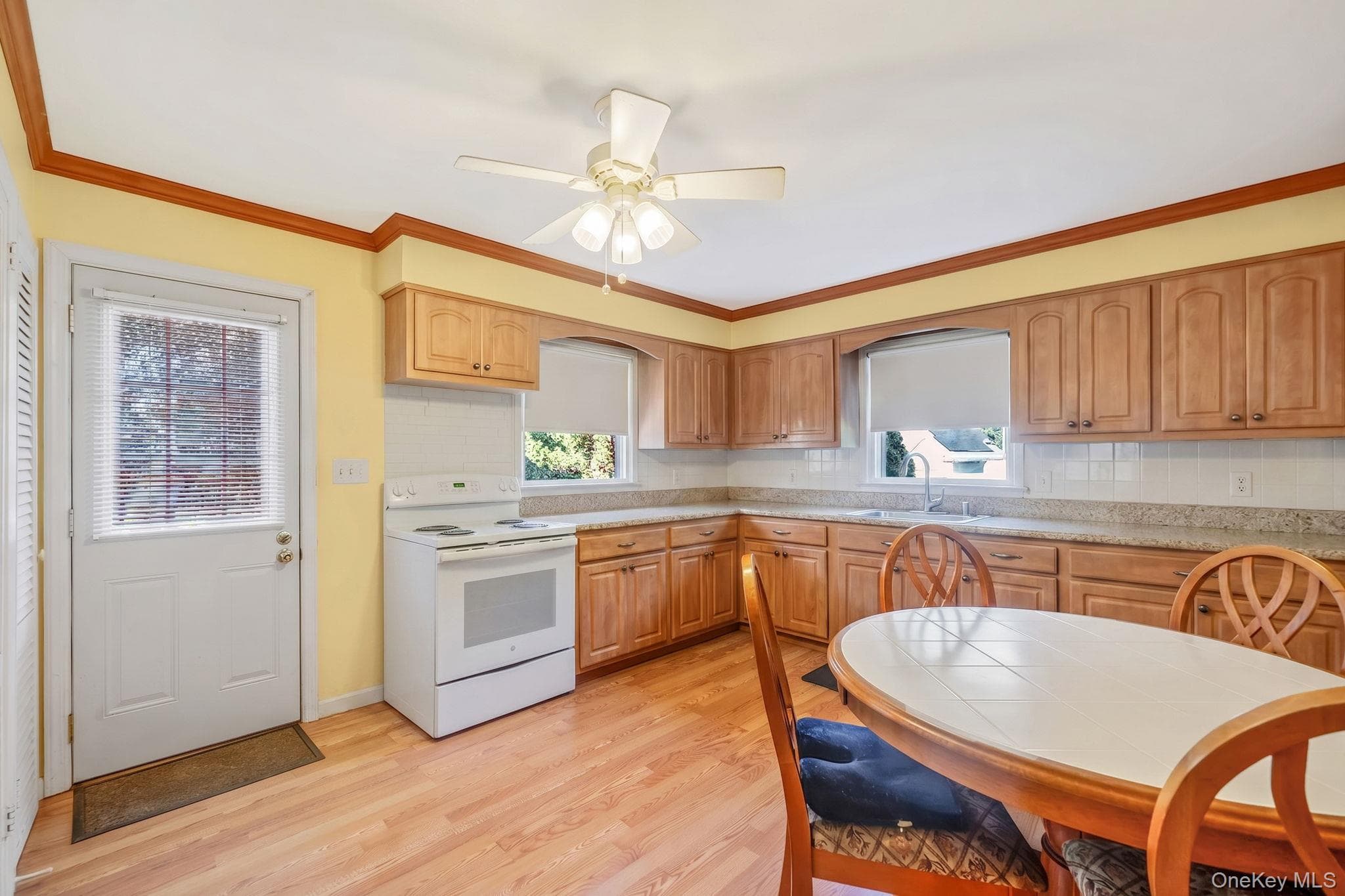 24 Oakcrest Avenue thumbnail 4
