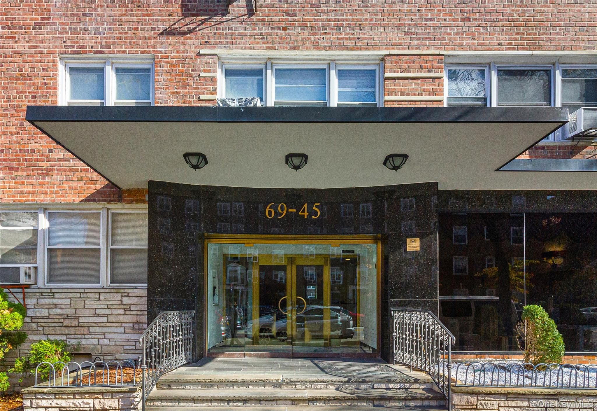 69-45 108th Street Unit: 4F photo 1