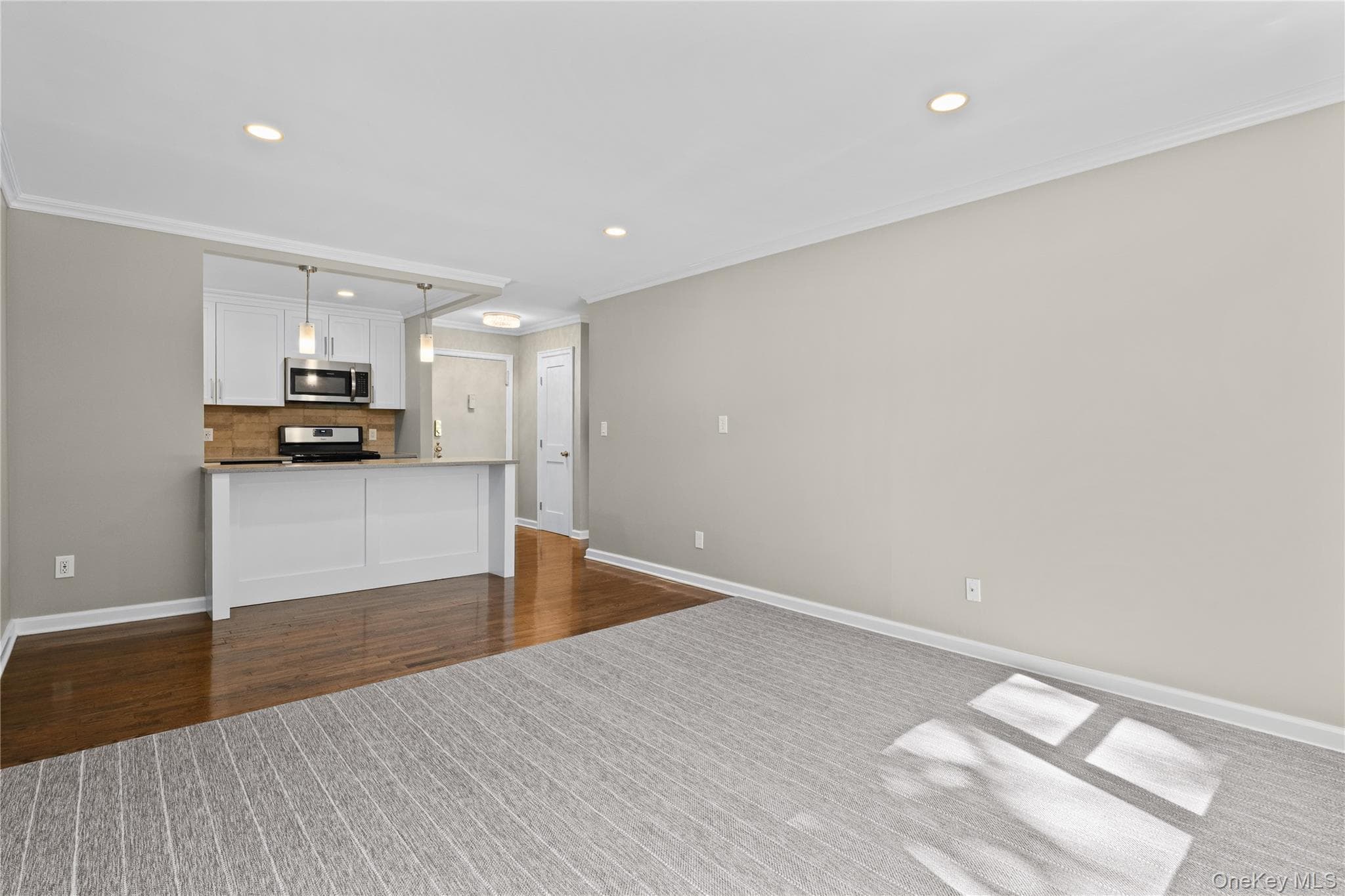 152 B N Broadway Unit: 2E thumbnail 6