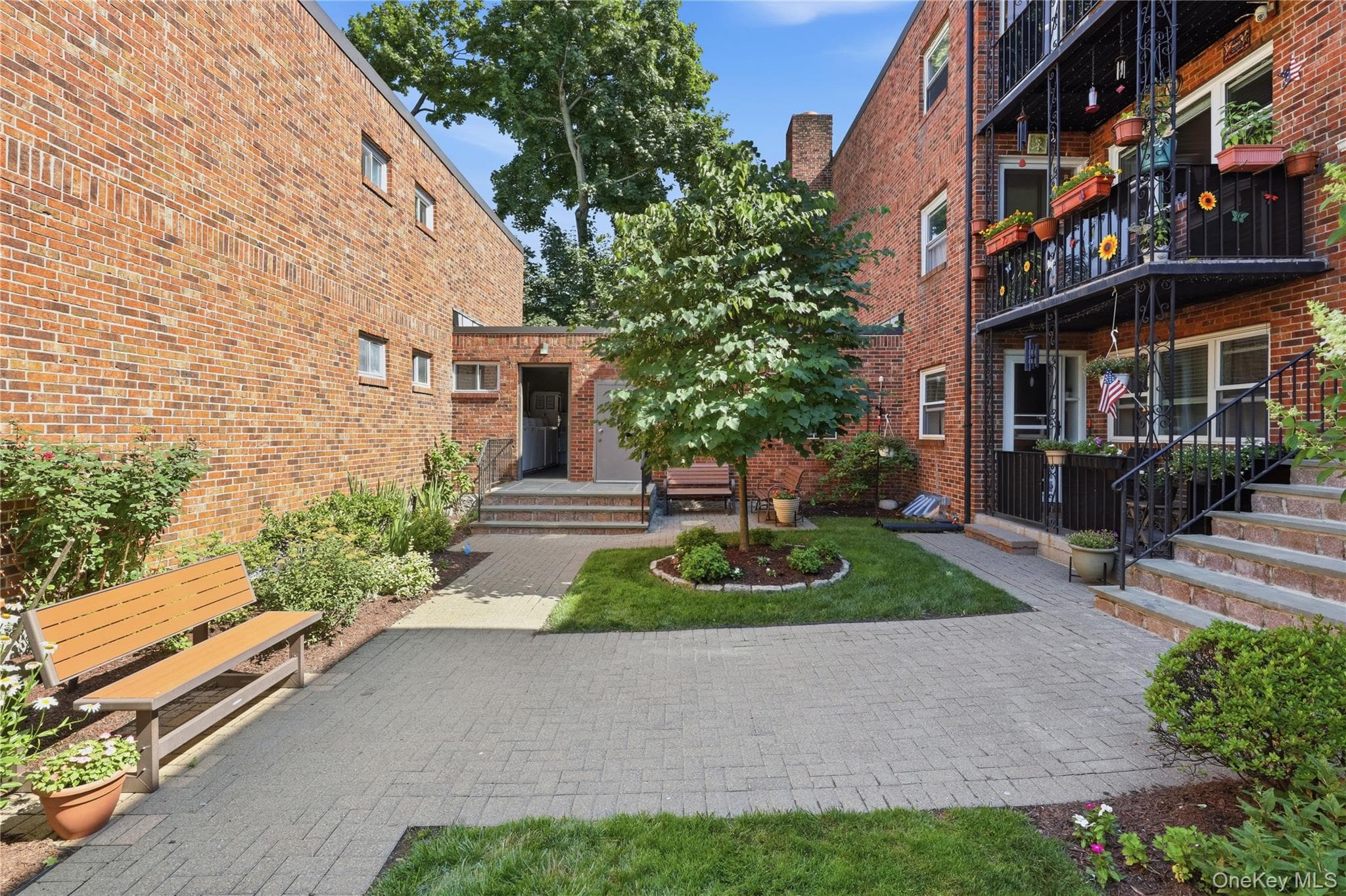 152 B N Broadway Unit: 2E thumbnail 14