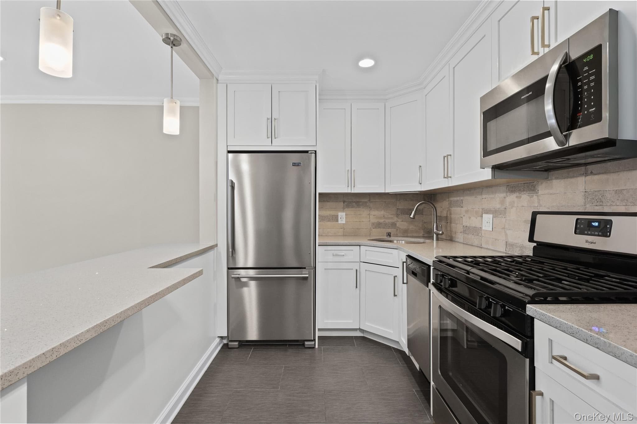 152 B N Broadway Unit: 2E thumbnail 4