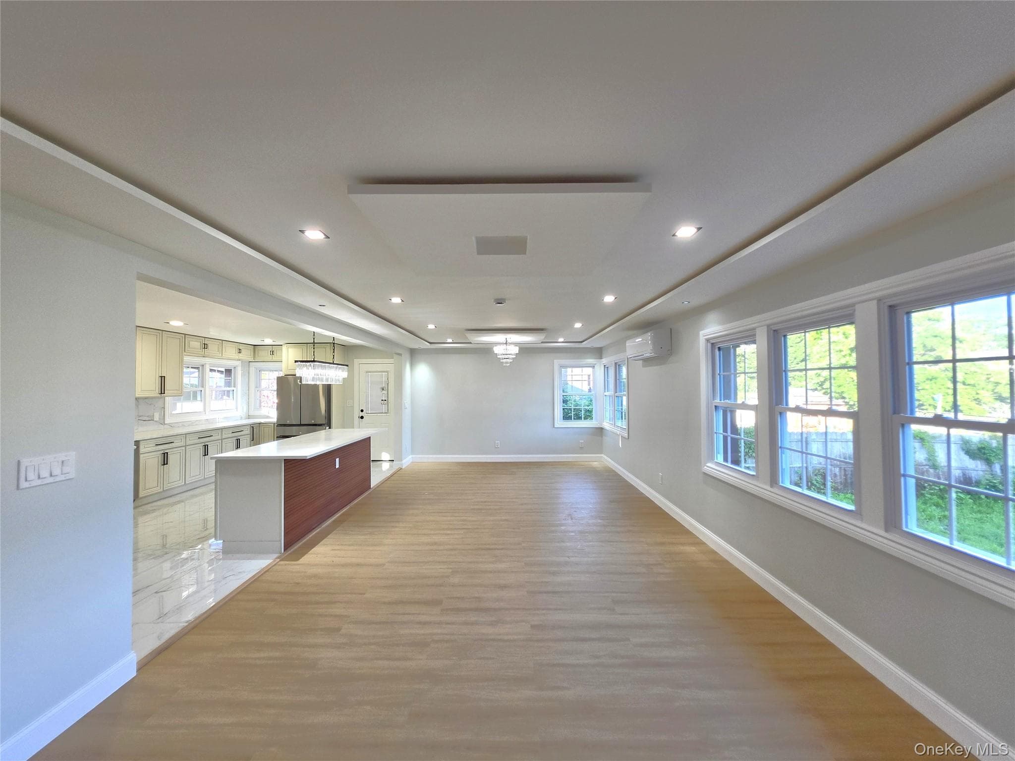 2488 Howard Road thumbnail 3