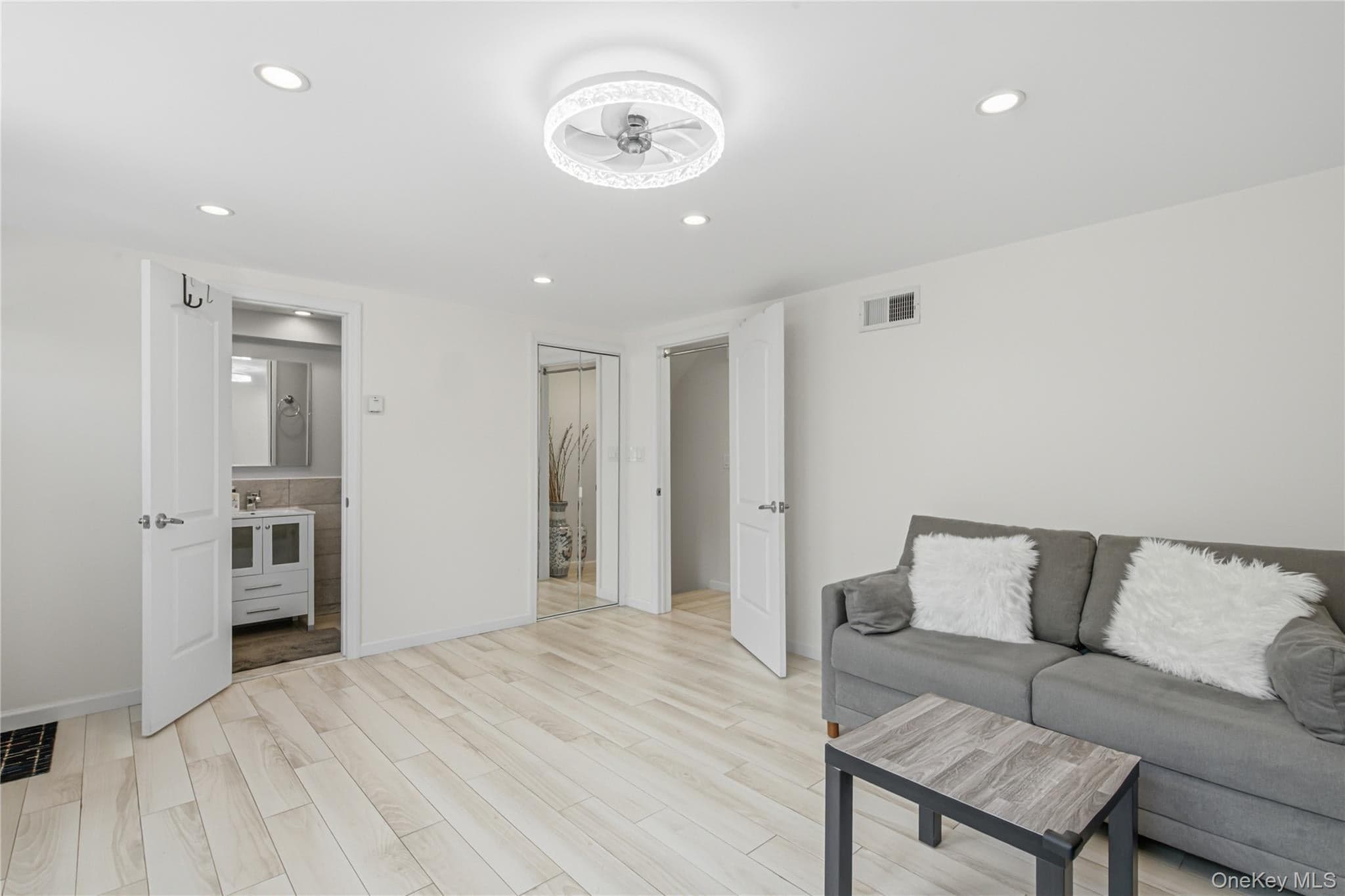 186 N Stratford thumbnail 14