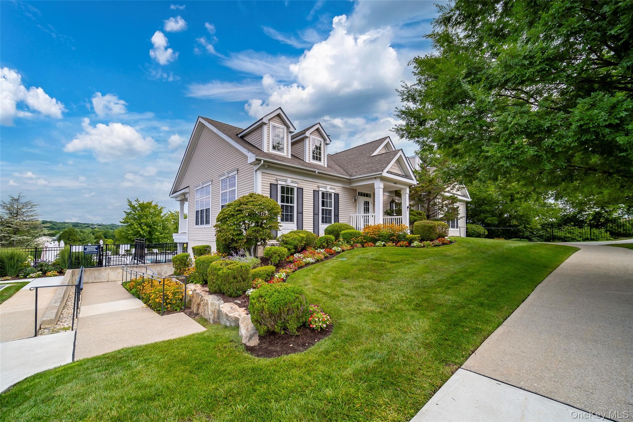 416 Saratoga Lane thumbnail 23