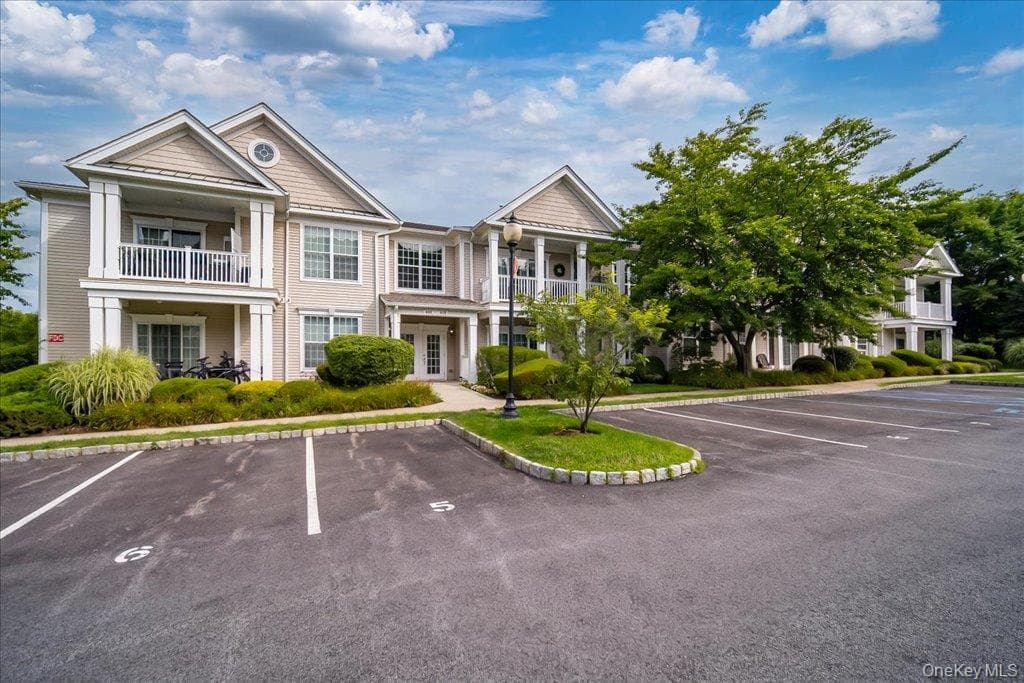 416 Saratoga Lane thumbnail 2