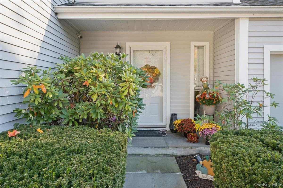 82 Cornwall Circle, Yorktown Heights