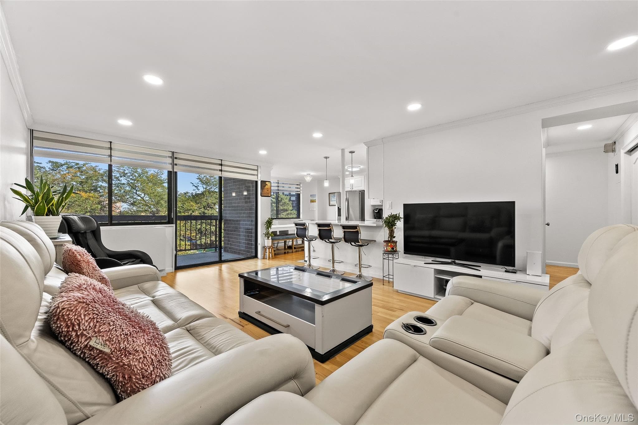 1 Bay Club Drive Unit: 3K photo 1