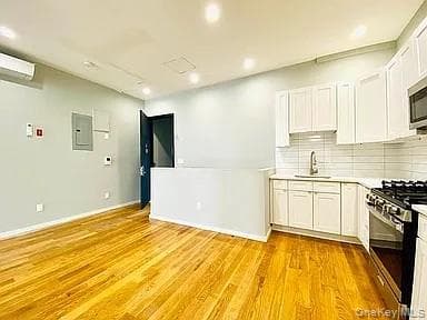 12615 Jamaica Avenue thumbnail 7