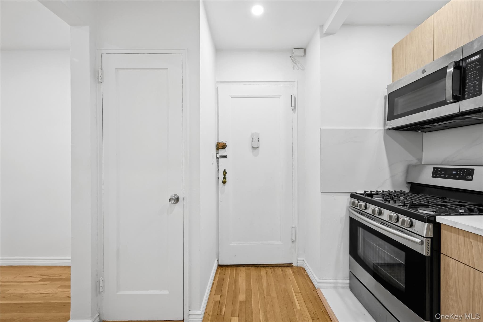 99-63 66th Avenue Unit: C2 thumbnail 12