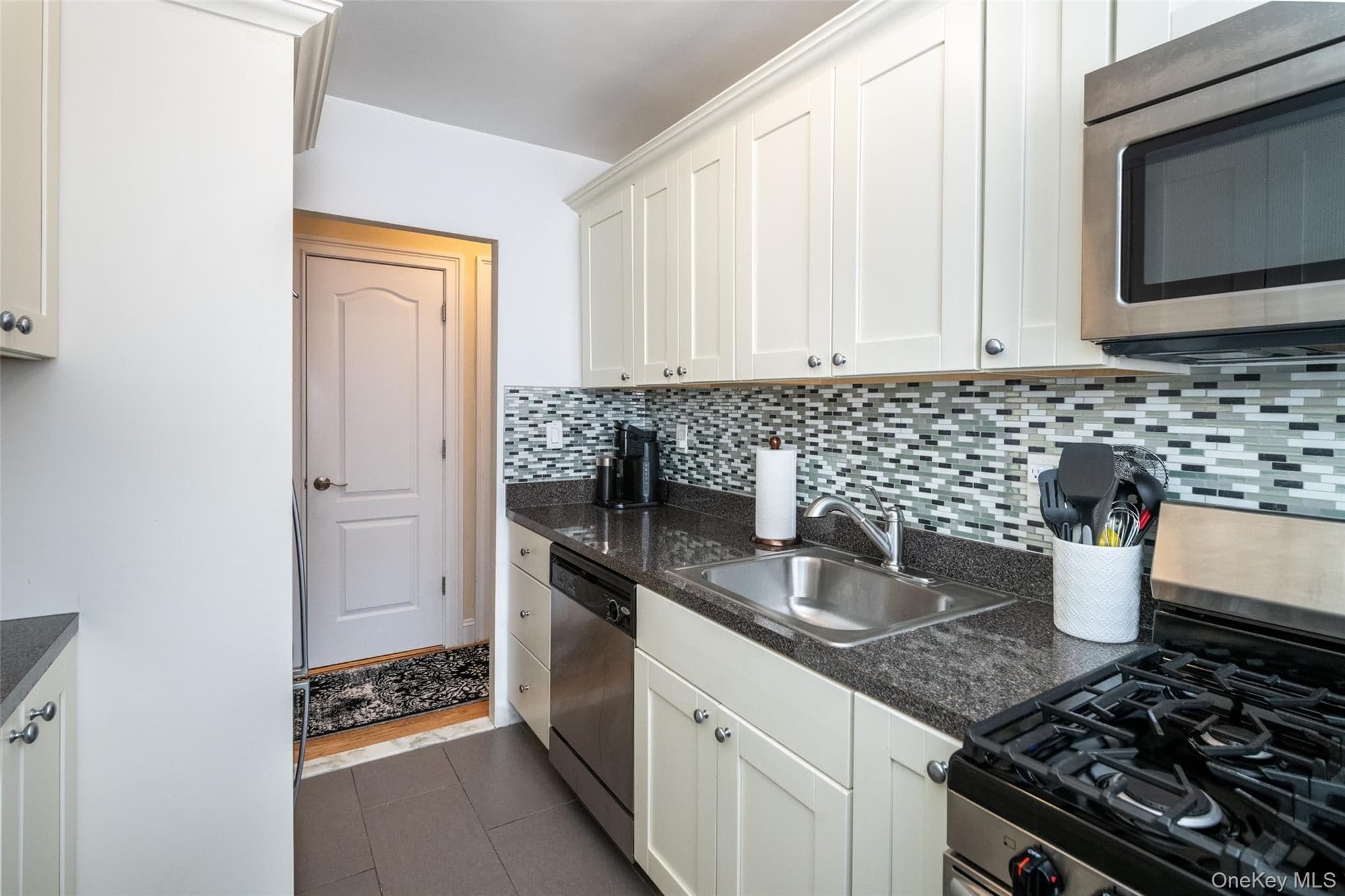 60 Locust Avenue Unit: A-609 thumbnail 20