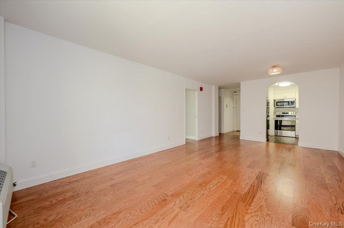 360 Shore Road Unit: 3B thumbnail 8