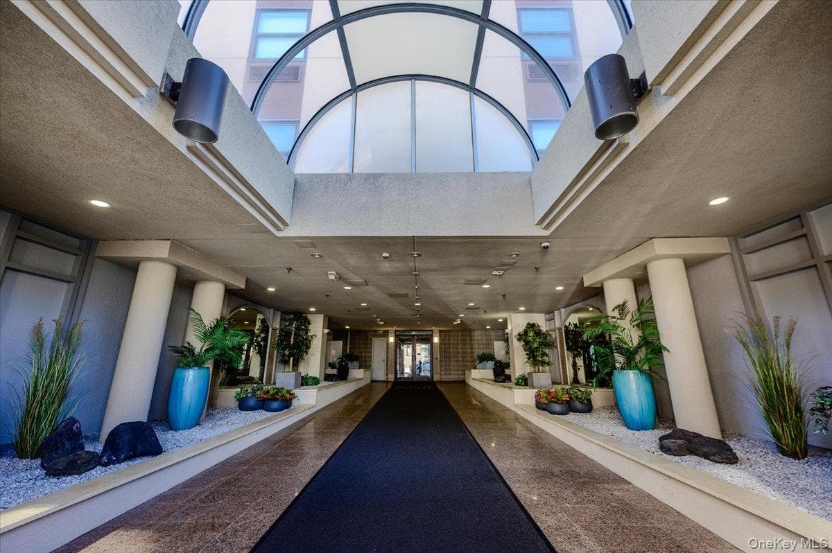 360 Shore Road Unit: 3B thumbnail 3