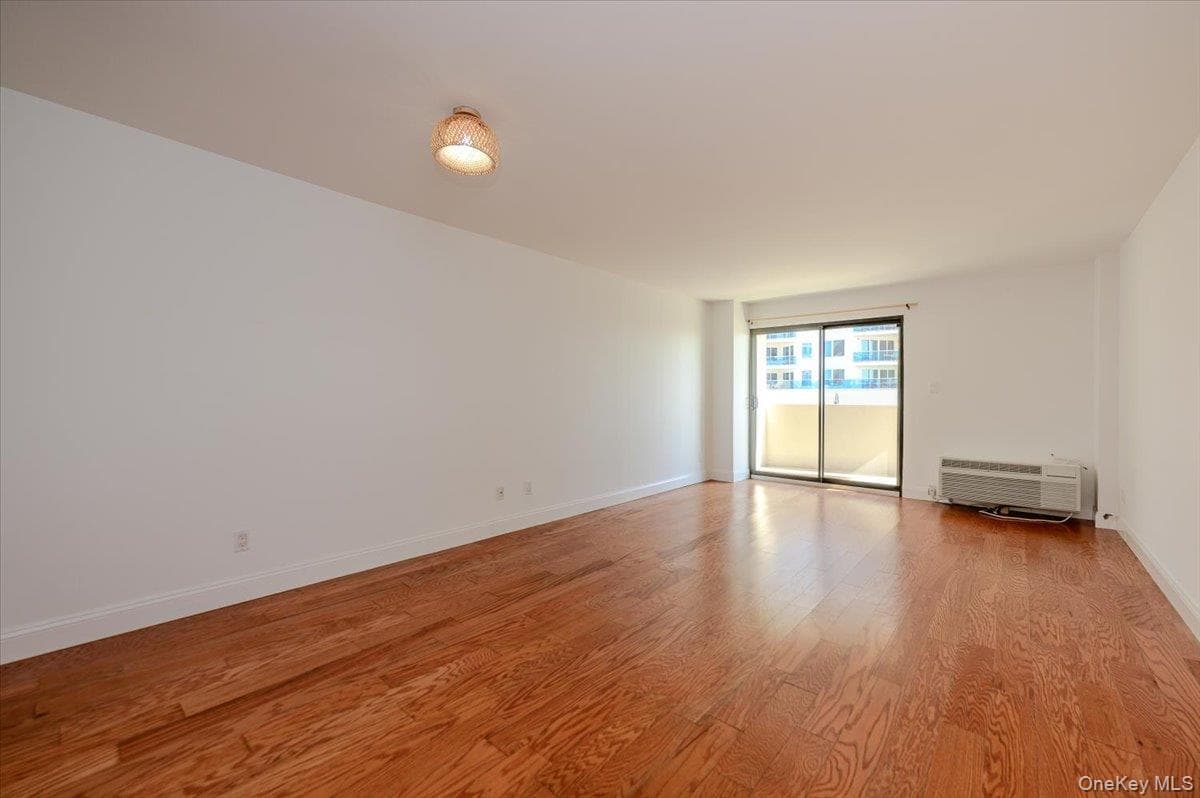360 Shore Road Unit: 3B thumbnail 7