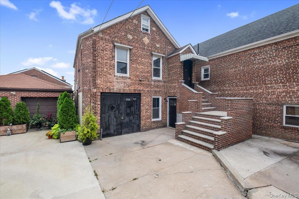 2760 Hering Avenue thumbnail 30